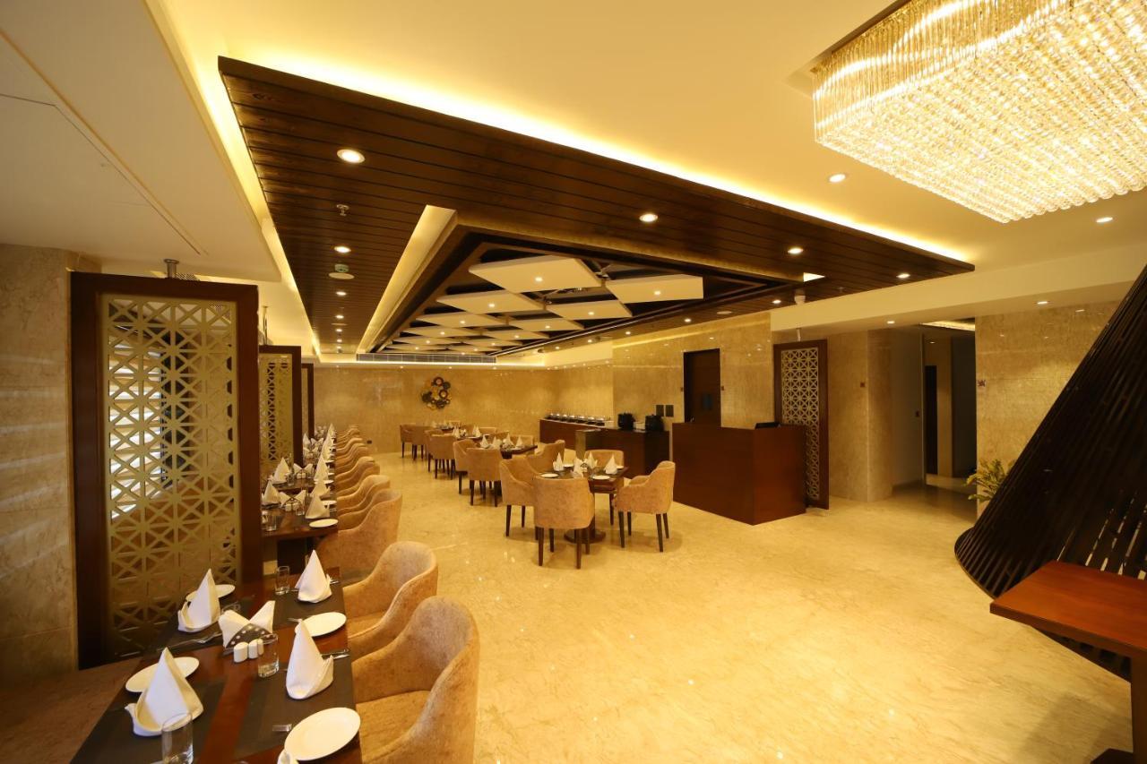 Hotel Dvij Inn Jaipur Exteriör bild