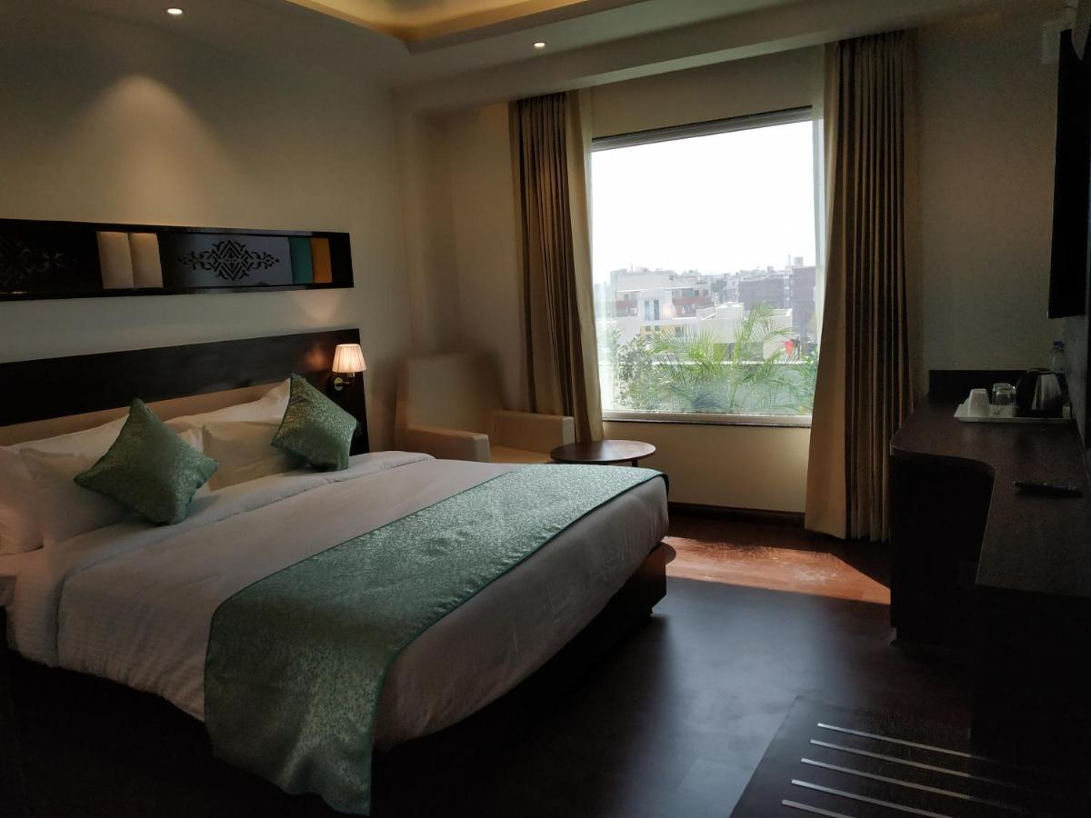 Hotel Dvij Inn Jaipur Exteriör bild